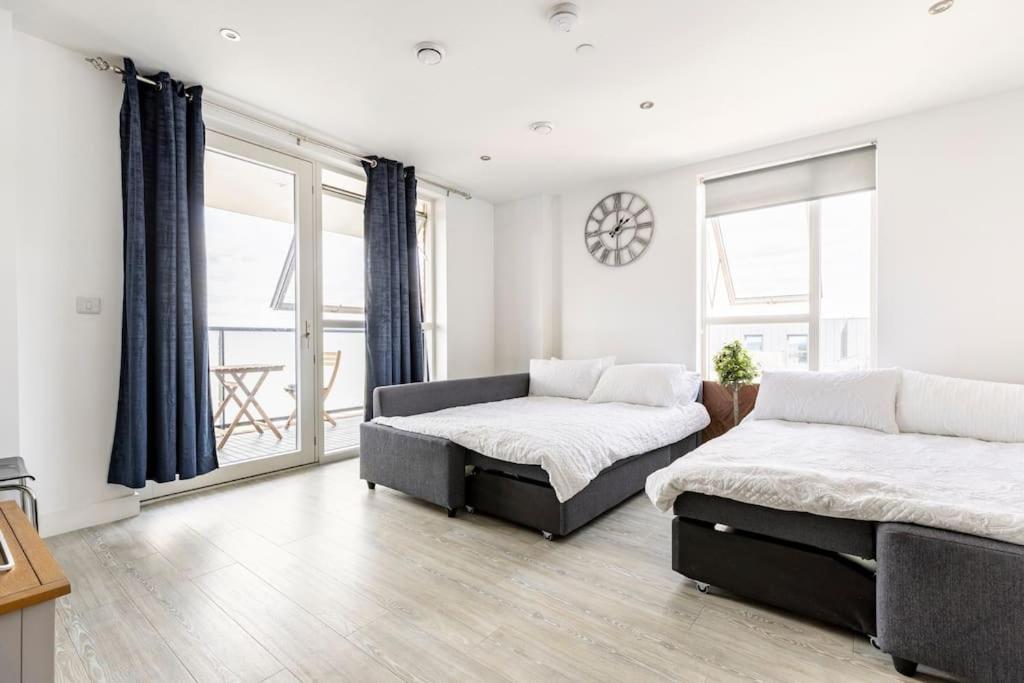 Stylish & Comfortable Top-Floor Flat In Harrow Londýn Exteriér fotografie