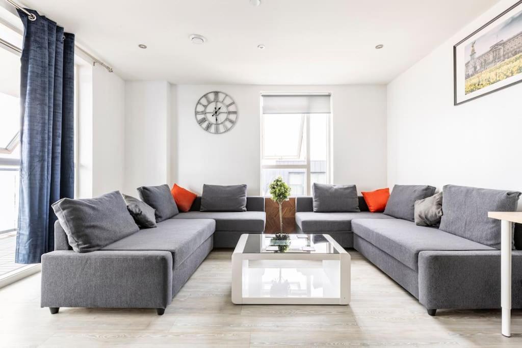 Stylish & Comfortable Top-Floor Flat In Harrow Londýn Exteriér fotografie