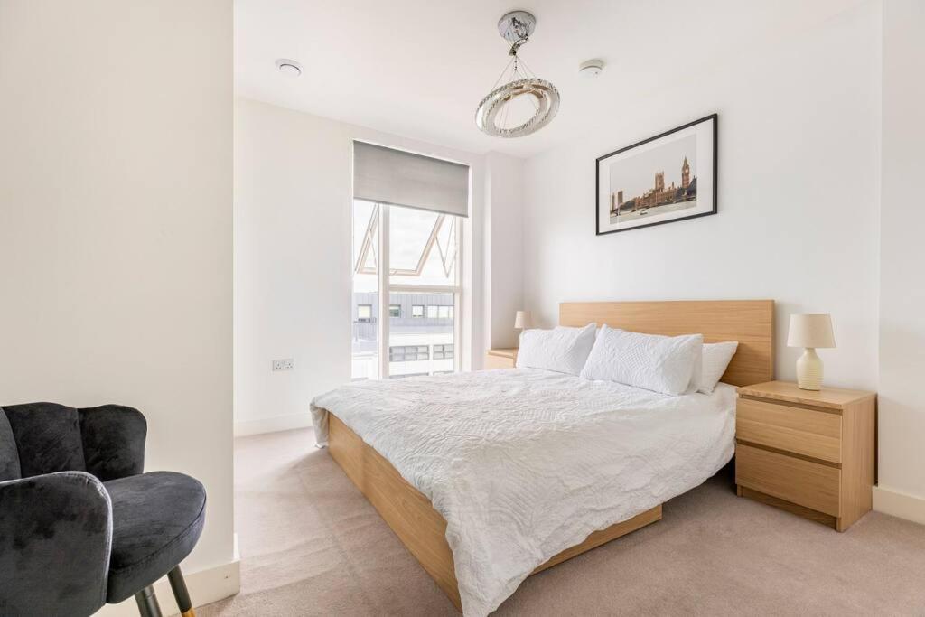Stylish & Comfortable Top-Floor Flat In Harrow Londýn Exteriér fotografie