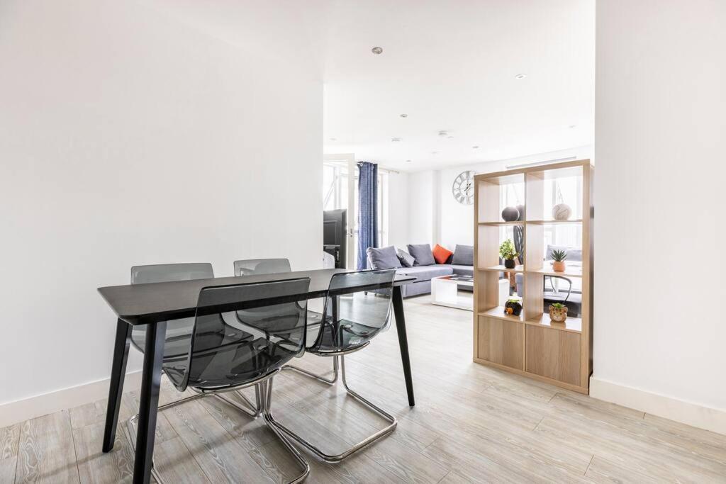 Stylish & Comfortable Top-Floor Flat In Harrow Londýn Exteriér fotografie